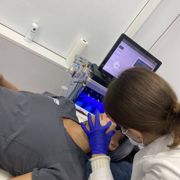 Hydrafacial deluxe