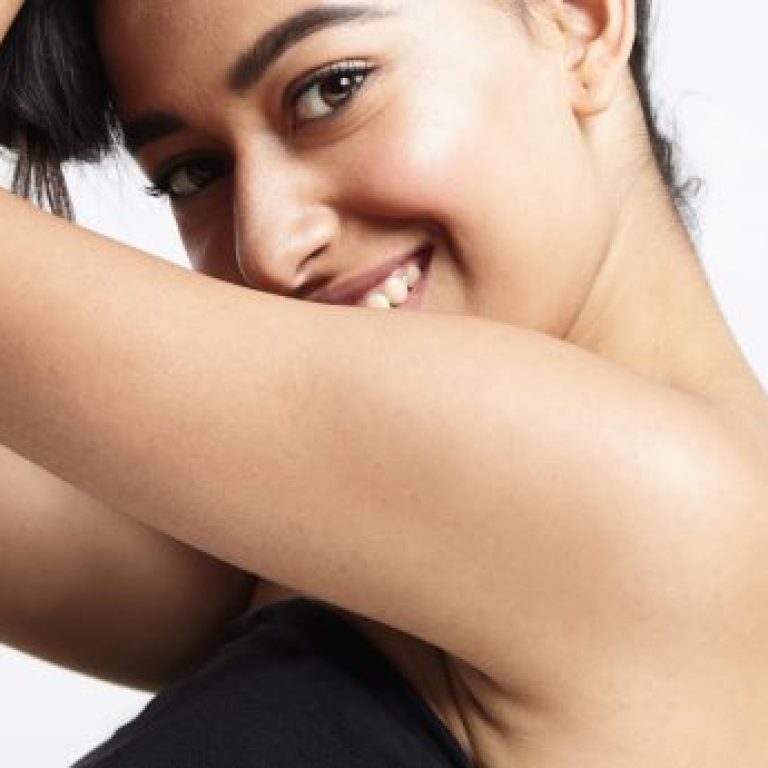 Tighten loose upper arm skin with non-invasive laser skin tightening. Improve firmness and texture without surgery or downtime.